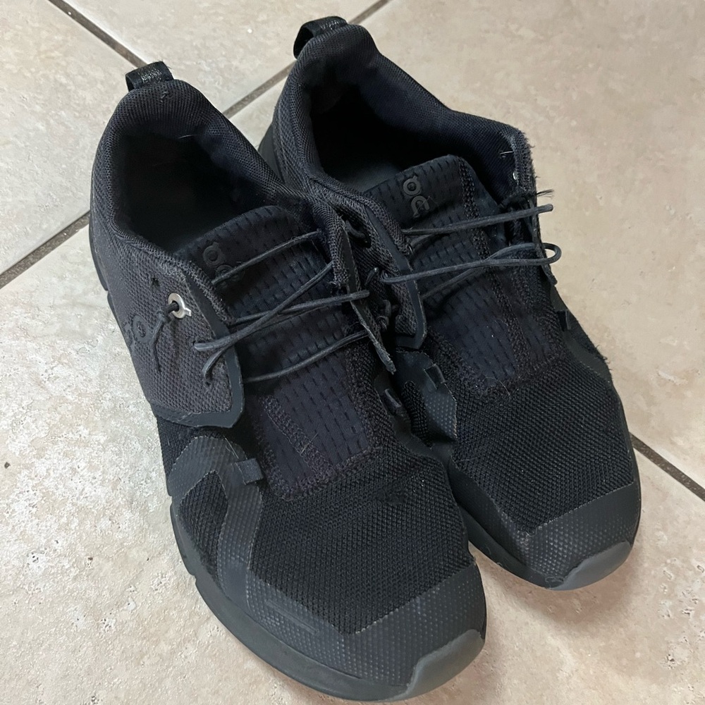On Cloud youth 6 boys sneaker